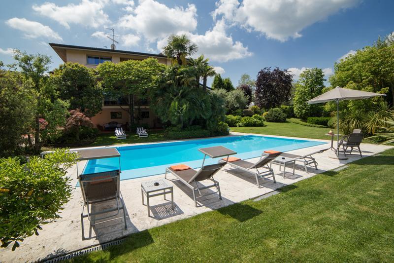 B&B Villa Adriano Desenzano del Garda Ngoại thất bức ảnh