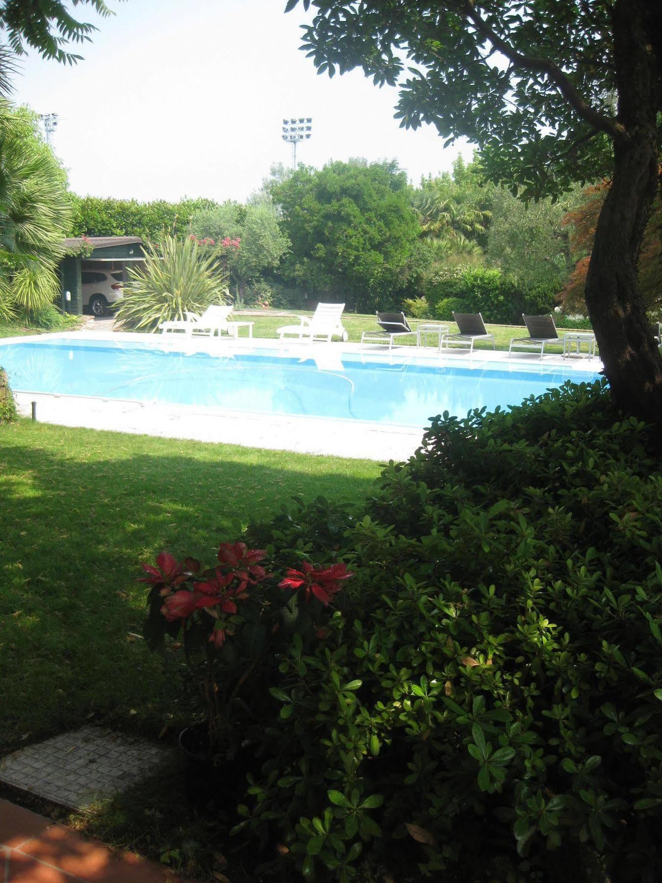 B&B Villa Adriano Desenzano del Garda Ngoại thất bức ảnh